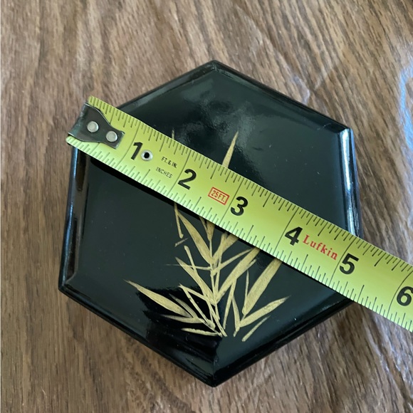 Black Laquer Trinket Box With Lid, Hand Painted Gold Bamboo - Picture 5 of 6